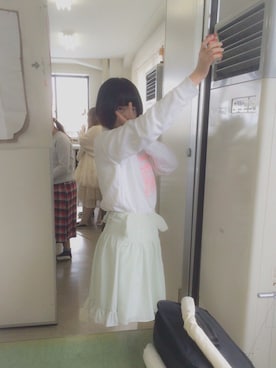 「keisuke kanda（ケイスケカンダ）のアイテム（スカート）」を使った、にゅるさん（レディース・153cm）の春コーディネート
