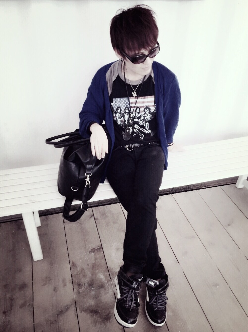 「VANS、LOWRYS FARM、UNIQLO、フェススタイル、黒スニーカー」｜「UNIQLOのkiss Tシャツ（Tシャツ/カットソー、ブラック系）」を使った、イトーブラックさん（メンズ・162cm）の夏コーディネートの1枚目の写真