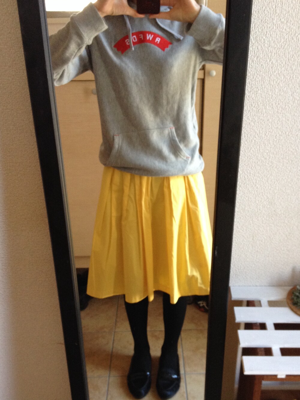 「Rodeo Crownsのパーカー（パーカー、グレー系）」を使った、yunさん（レディース・161cm）の春コーディネートの1枚目の写真
