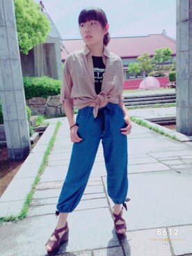「E hyphen world gallery（イーハイフンワールドギャラリー）のアイテム（デニムパンツ、ブルー系）」を使った、rinaさん（レディース）の春コーディネート