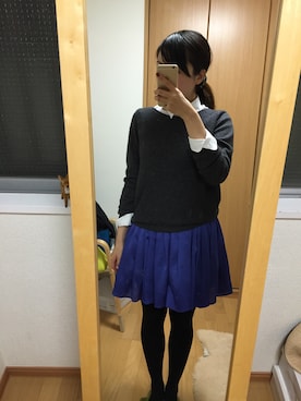 「WHITE（ホワイト）のアイテム（ニット/セーター、グレー系）」を使った、Senさん（レディース・160cm）の秋コーディネート