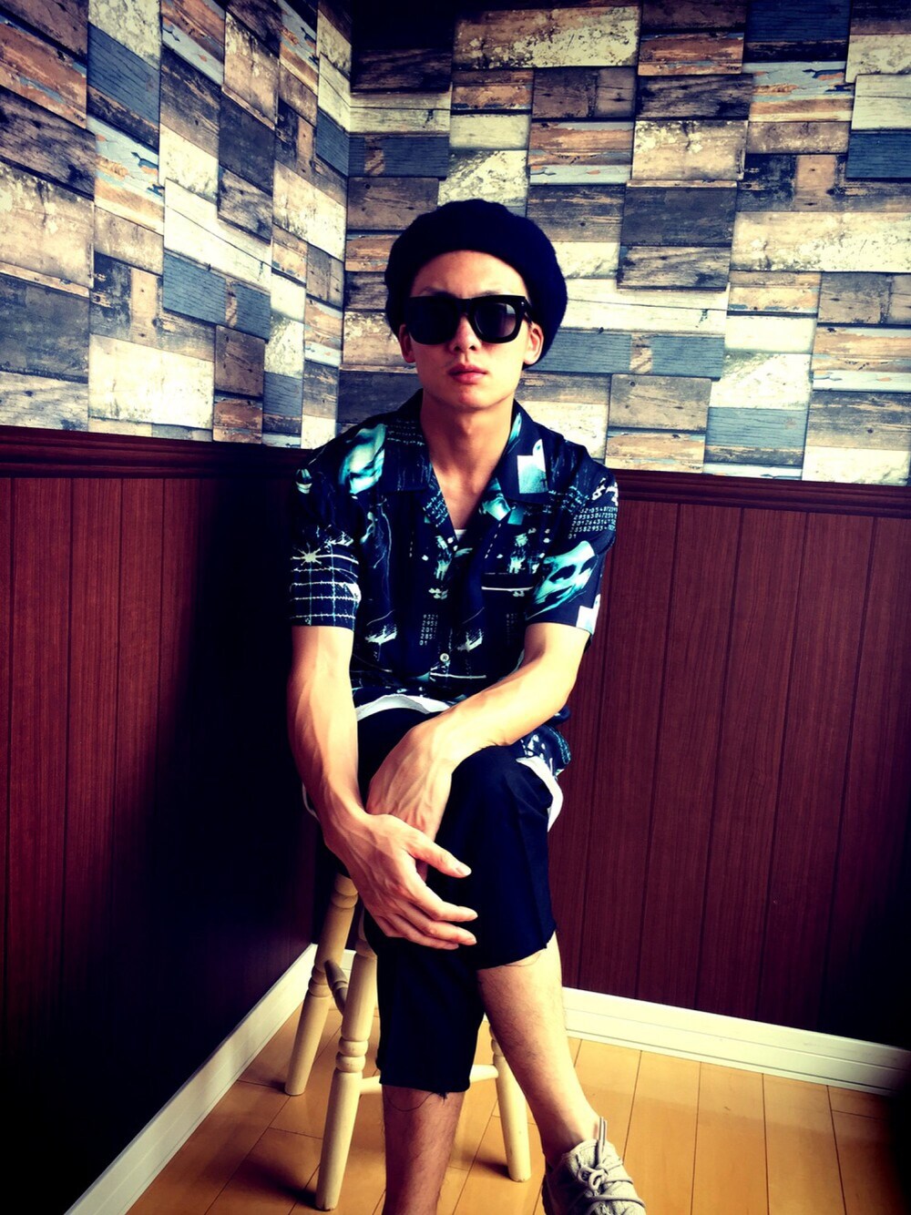 「SUB-AGE.、アロハシャツ、PHENOMENON、ベレー帽、サングラス、LANVIN、KIJIMA TAKAYUKI、adidas、yeezy、yeezyboost」｜「SUB-AGE.のアイテム（シャツ/ブラウス、その他）」を使った、けーすけ。さん（メンズ・173cm）の夏コーディネートの1枚目の写真
