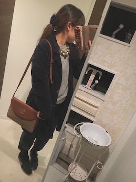 「UNIQLO（ユニクロ）のアイテム（ニット/セーター、グレー系）」を使った、emiさん（レディース）の冬コーディネート