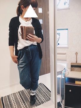 「GU（ジーユー）のアイテム（デニムパンツ、ブルー系）」を使った、emiさん（レディース）の夏コーディネート