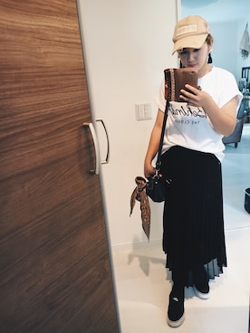 「UNIQLO（ユニクロ）のアイテム（スカート、ブラック系）」を使った、emiさん（レディース）の夏コーディネート