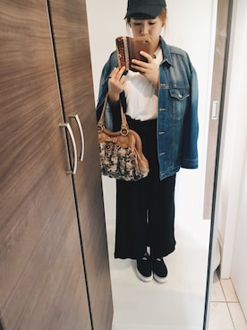 「GU（ジーユー）のアイテム（デニムジャケット、ブルー系）」を使った、emiさん（レディース）の秋コーディネート