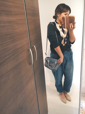 「UNIQLO（ユニクロ）のアイテム（ニット/セーター、グレー系）」を使った、emiさん（レディース）の秋コーディネート