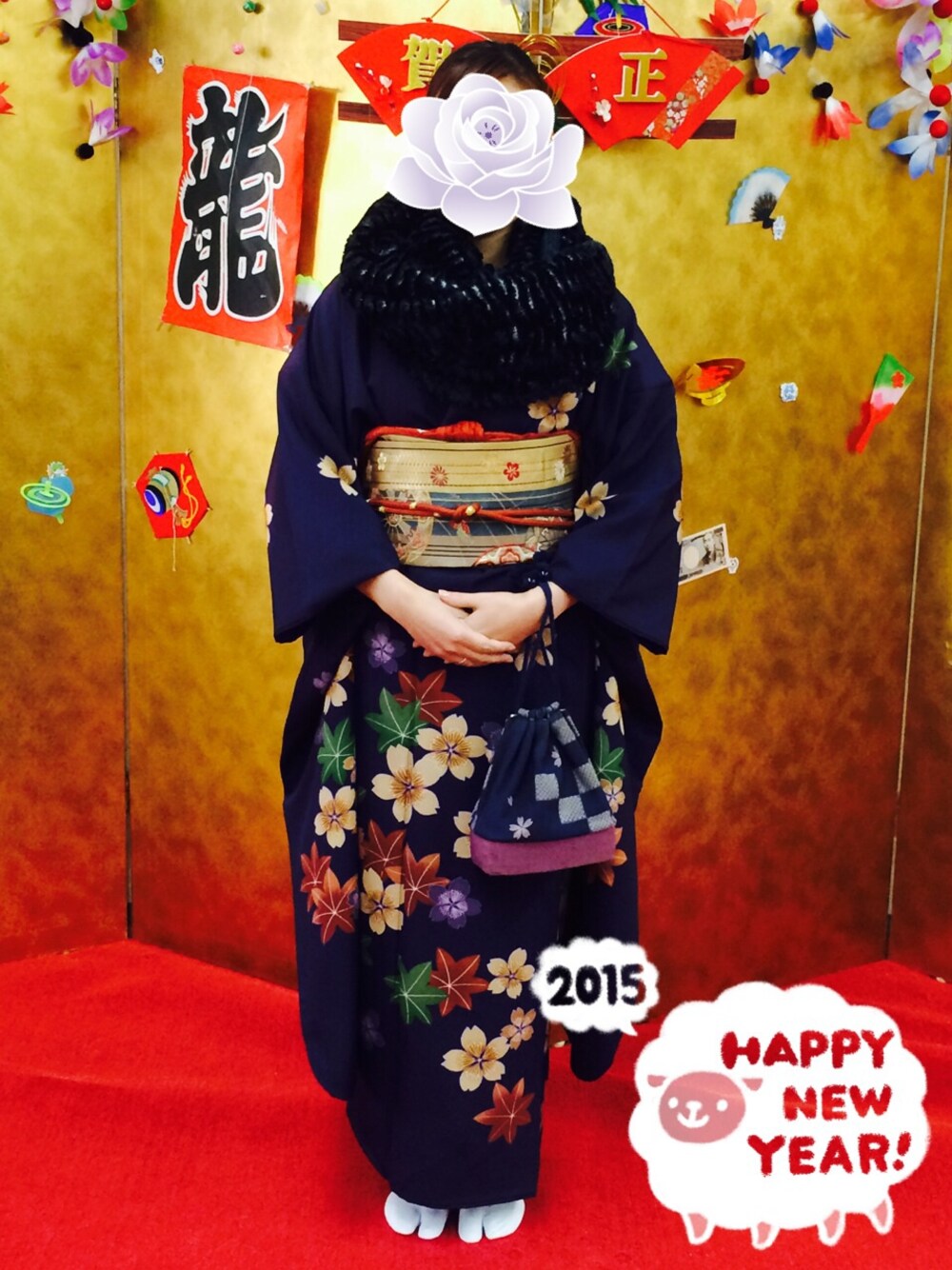 ブラック系のストール/ショール、パープル系のその他、その他のその他を着用したレディースの冬コーディネートの1枚目の写真