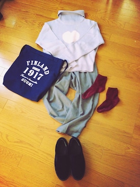 「グレーパンツ」｜MI-naさん（レディース・154cm）の冬コーディネート