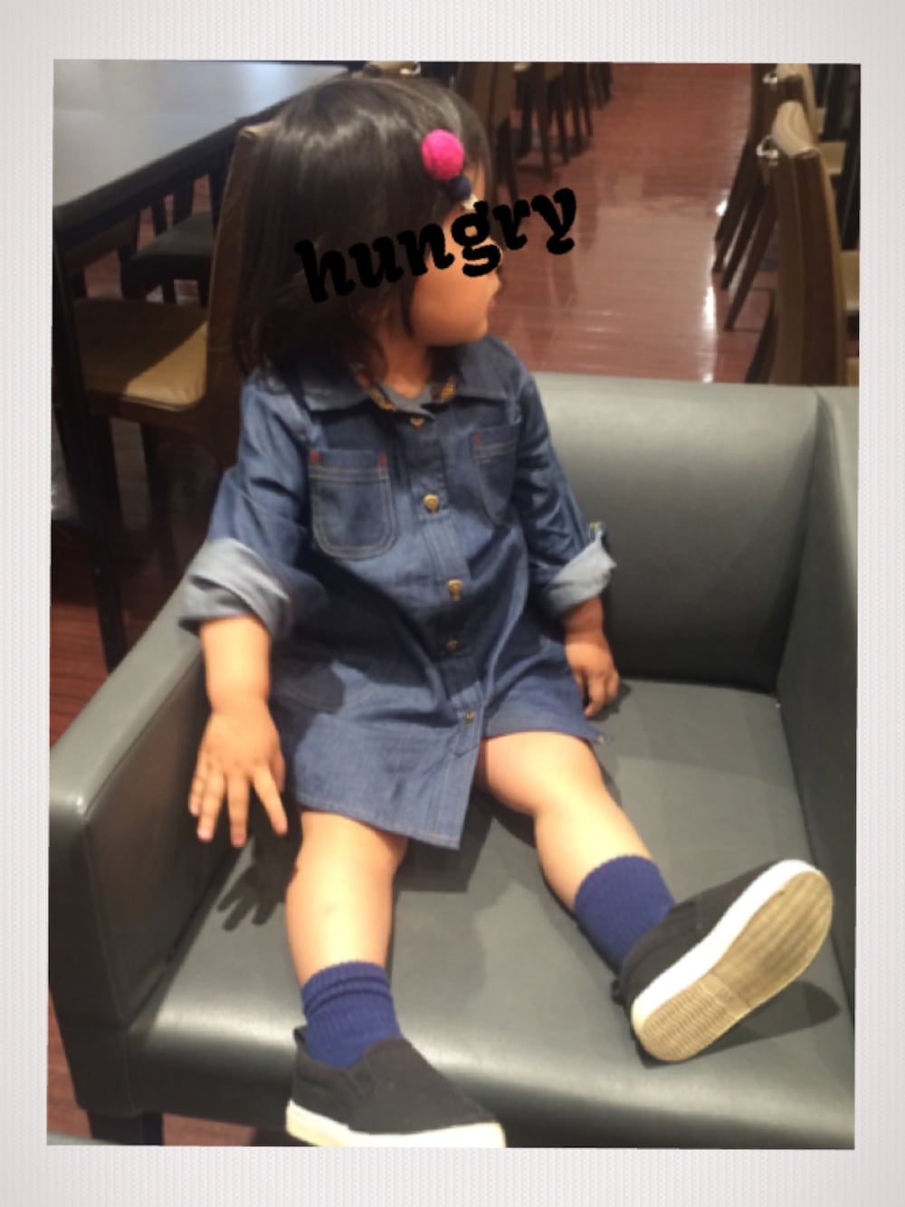 「デニムシャツワンピース」｜「しまむらのアイテム（シャツワンピース、ブルー系）」を使った、hungry caterpillar♡さん（キッズ・80cm）の秋コーディネートの1枚目の写真