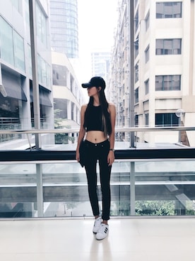 「zaloramy」｜「アイテム（スニーカー）」を使った、Ngu Kannyさん（レディース・165cm）の春コーディネート