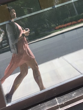 「ZARA（ザラ）のアイテム（カーディガン/ボレロ、グレー系）」を使った、パーティさん（レディース）の夏コーディネート