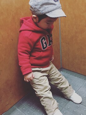 「babygap」｜「アイテム（チノパンツ）」を使った、shu.oさん（キッズ・80cm）の秋コーディネート