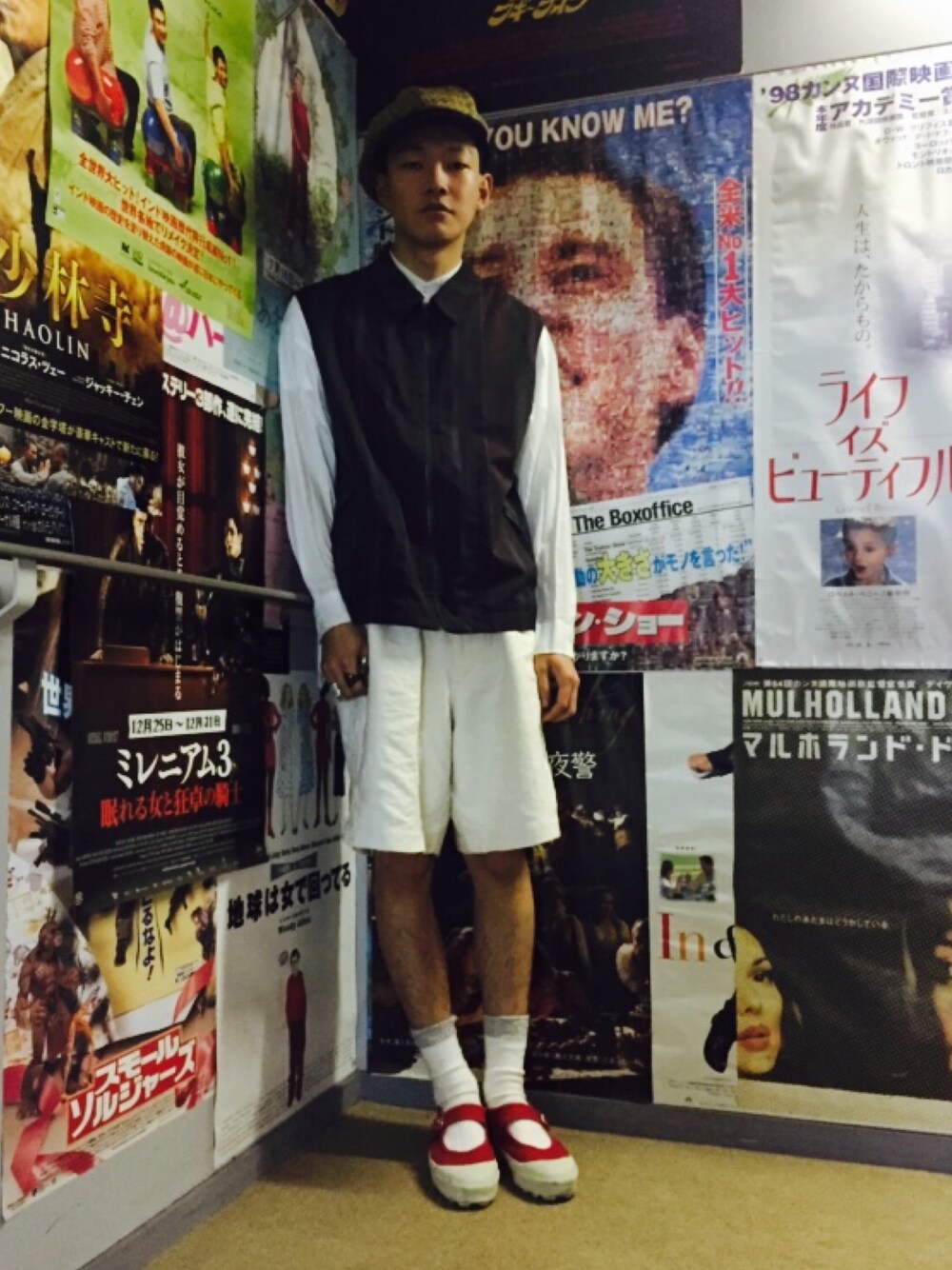 「CA4LA、COMME des GARCONS、ハンチング」｜「COMME des GARCONSのアイテム（その他パンツ、ホワイト系）」を使った、まよさん（メンズ・174cm）の春コーディネートの1枚目の写真