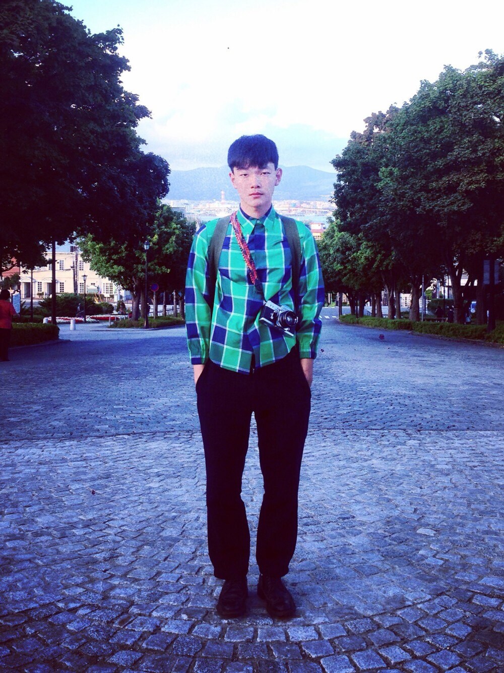 「COMME des GARCONS、旅行」｜「JUNYA WATANABE COMME des GARCONSの袖ゴムシャツ（シャツ/ブラウス、グリーン系）」を使った、まよさん（メンズ・174cm）の秋コーディネートの1枚目の写真