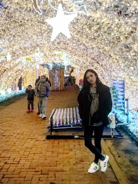 「adidas Originals（アディダスオリジナルス）のアイテム（Sneakers、ホワイト系）」を使った、まるさん（レディース）の冬コーディネート