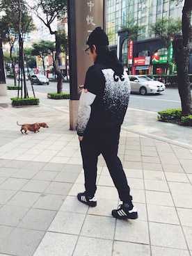 「DEMARCOLAB（デマルコラブ）のアイテム（ニットキャップ/ビーニー）」を使った、JenningsTuさん（メンズ・173cm）の冬コーディネート