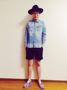 「ダンガリーシャツ」｜「アイテム（その他シューズ）」を使った、きいさんさん（メンズ・178cm）の春コーディネート