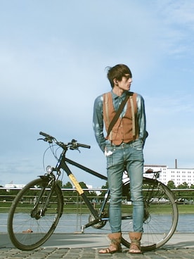 「Ted Baker（テッドベーカー）のアイテム（メッセンジャーバッグ）」を使った、Alexander Yeungさん（メンズ・173cm）の冬コーディネート