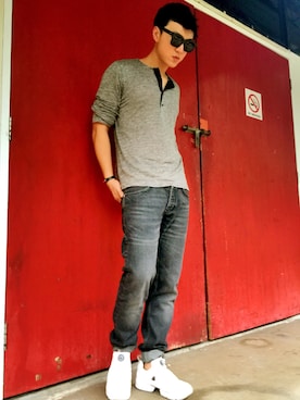 「sandro（サンドロ）のアイテム（デニムパンツ）」を使った、Mingjieさん（メンズ・184cm）の夏コーディネート