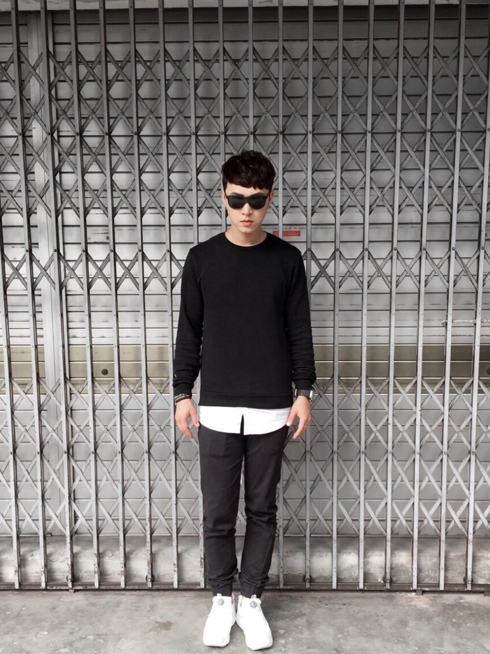 「5cm、sandroreebok」｜「5cmのアイテム（パーカー、ブラック系）」を使った、Mingjieさん（メンズ・184cm）の夏コーディネートの1枚目の写真
