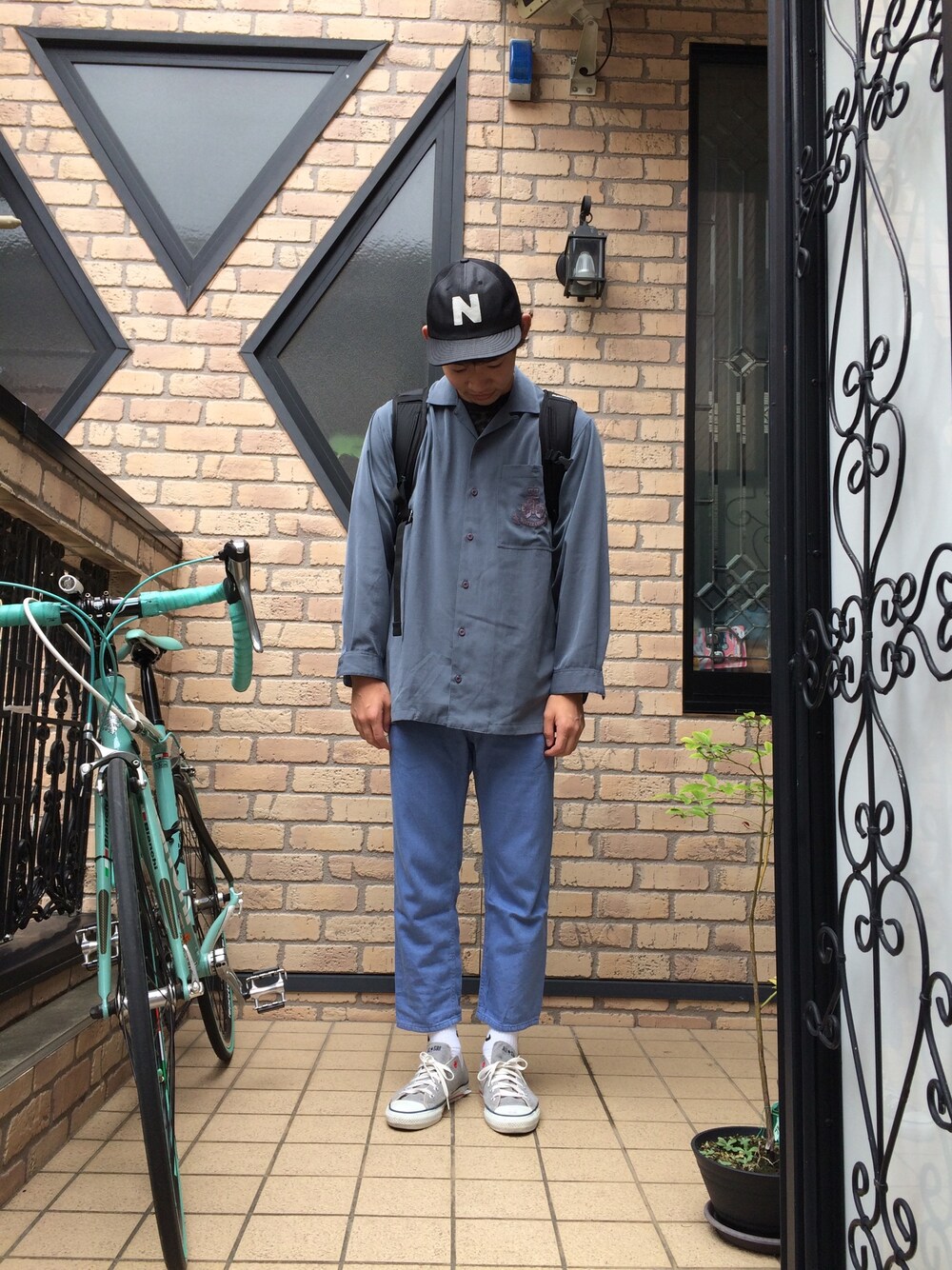 「usedのアイテム（シャツ/ブラウス、パープル系）」を使った、ししさん（メンズ・170cm）の夏コーディネートの1枚目の写真