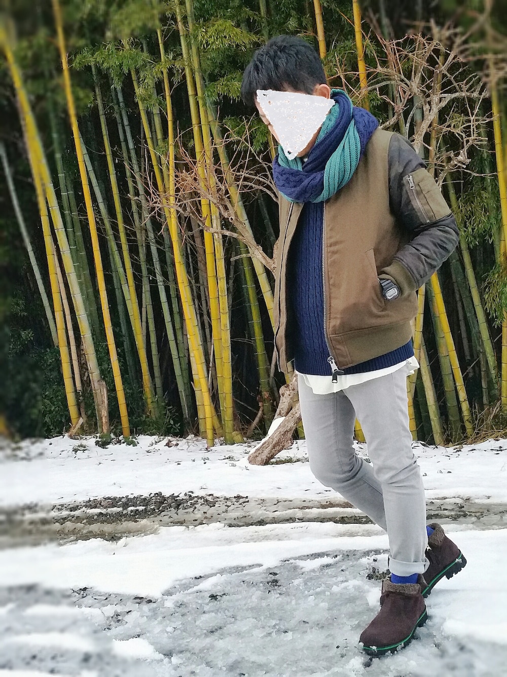 「雪、冬、MA-1、ブーツ、スヌード、Wスヌード、若づくり、竹林」｜「chapter worldのアイテム（ブーツ、ブラウン系）」を使った、いんちょ。さん（メンズ・167cm）の冬コーディネートの1枚目の写真