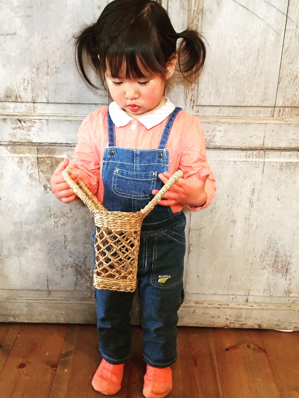 「Birthdayのアイテム（シャツ/ブラウス、ピンク系）」を使った、Mai さん（キッズ・90cm）の春コーディネートの1枚目の写真
