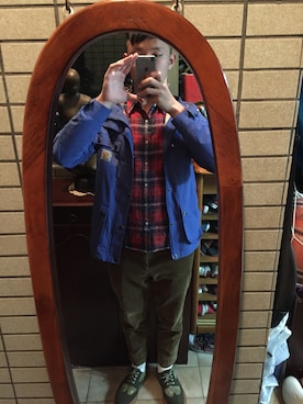 「Carhartt（カーハート）のアイテム（トレンチコート）」を使った、湯家維さん（メンズ・173cm）の冬コーディネート