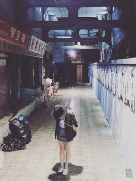 「LOVFEE（ラッフィ）のアイテム（スカート）」を使った、Karen Liaoさん（レディース・166cm）の春コーディネート