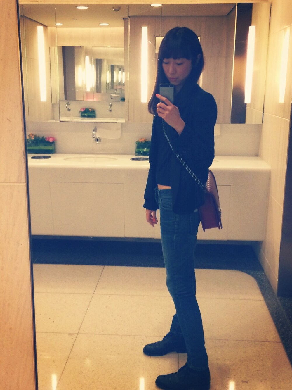 「TOGA、American Apparel、chanel、DKNY」｜「アイテム（その他トップス、ブラック系）」を使った、inesさん（レディース・173cm）の夏コーディネートの1枚目の写真