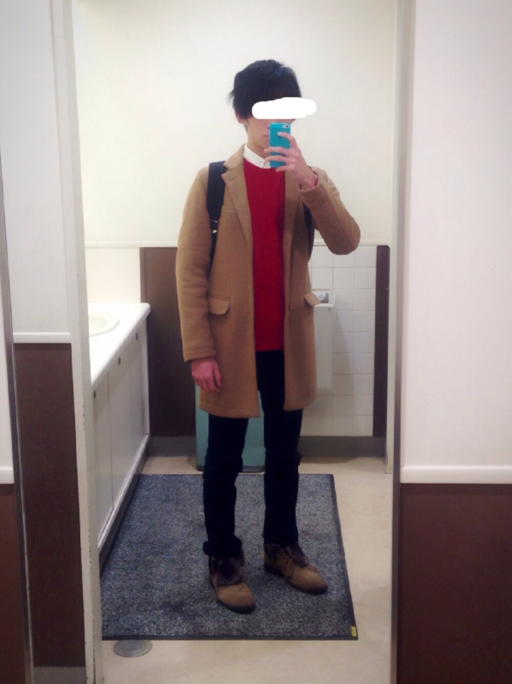 「冬のSALEで買いました！（アウター）、チェスターコート、赤いニット、スキニーデニム、ナノユニバース、グローバルワーク(GLOBAL WORK)、シロシャツ、ベージュのコート、冬のセールで買いました(アウター)、赤ニット」｜「GLOBAL WORKのアイテム（チェスターコート、ベージュ系）」を使った、たかしさん（メンズ・173cm）の冬コーディネートの1枚目の写真