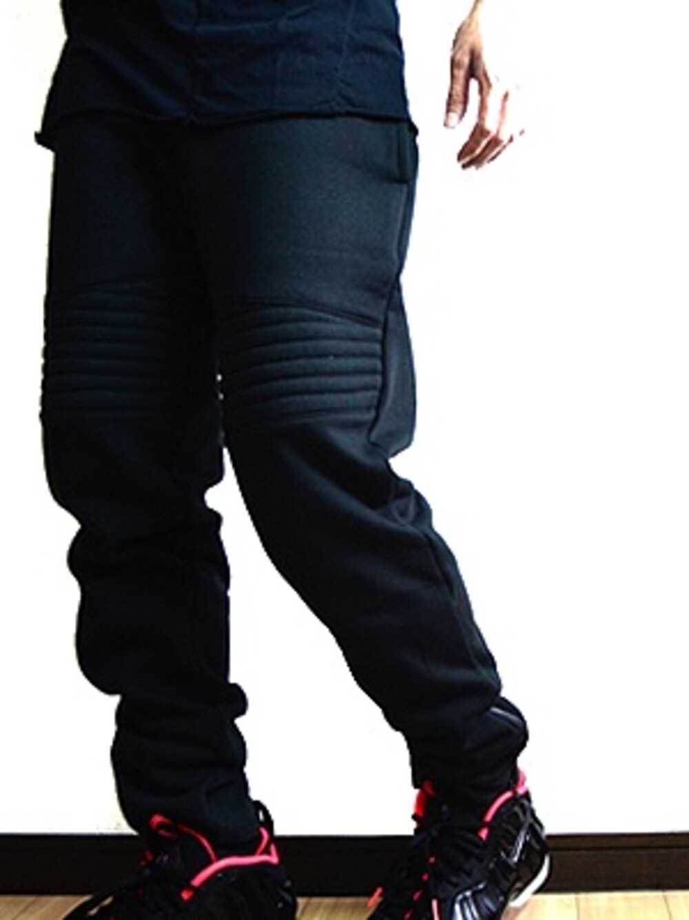 「YOLO Ltd.」｜「AN'AME  Biker sweat pants（その他パンツ、ブラック系）」を使った、RAYさん（メンズ・176cm）の春コーディネートの1枚目の写真