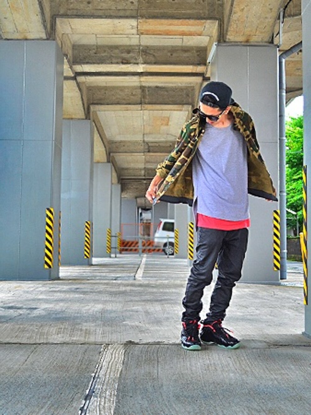 「NIKE、ロングTシャツ、迷彩コーデ」｜「AN'AME  Camo Hoody Shirt（シャツ/ブラウス、グリーン系）」を使った、RAYさん（メンズ・176cm）の夏コーディネートの1枚目の写真