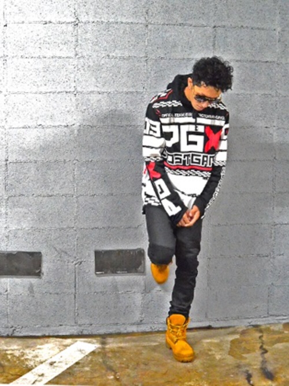 「PostGame、Timberland、EMBELLISH NYC、yololtd」｜「PostGamdのアイテム（ジャージ、ブラック系）」を使った、RAYさん（メンズ・176cm）の秋コーディネートの1枚目の写真