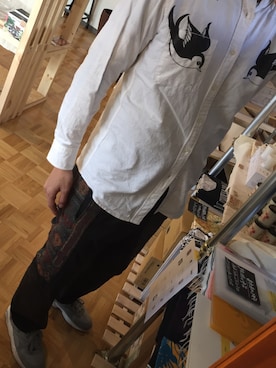「TALKING ABOUT THE ABSTRACTION（トーキング　アバウト　ジ　アブストラクション）のアイテム（その他パンツ）」を使った、HidekiHirashimaさん（メンズ・180cm）の冬コーディネート