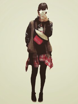 「アイテム（ボディバッグ/ウエストポーチ、ブルー系）」を使った、うららこ。さん（レディース・157cm）の冬コーディネート