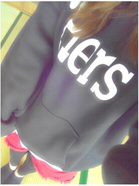 「アイテム（デニムパンツ、レッド系）」を使った、うららこ。さん（レディース・157cm）の冬コーディネート