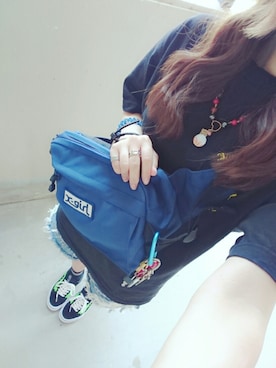 「アイテム（ボディバッグ/ウエストポーチ、ブルー系）」を使った、うららこ。さん（レディース・157cm）の夏コーディネート