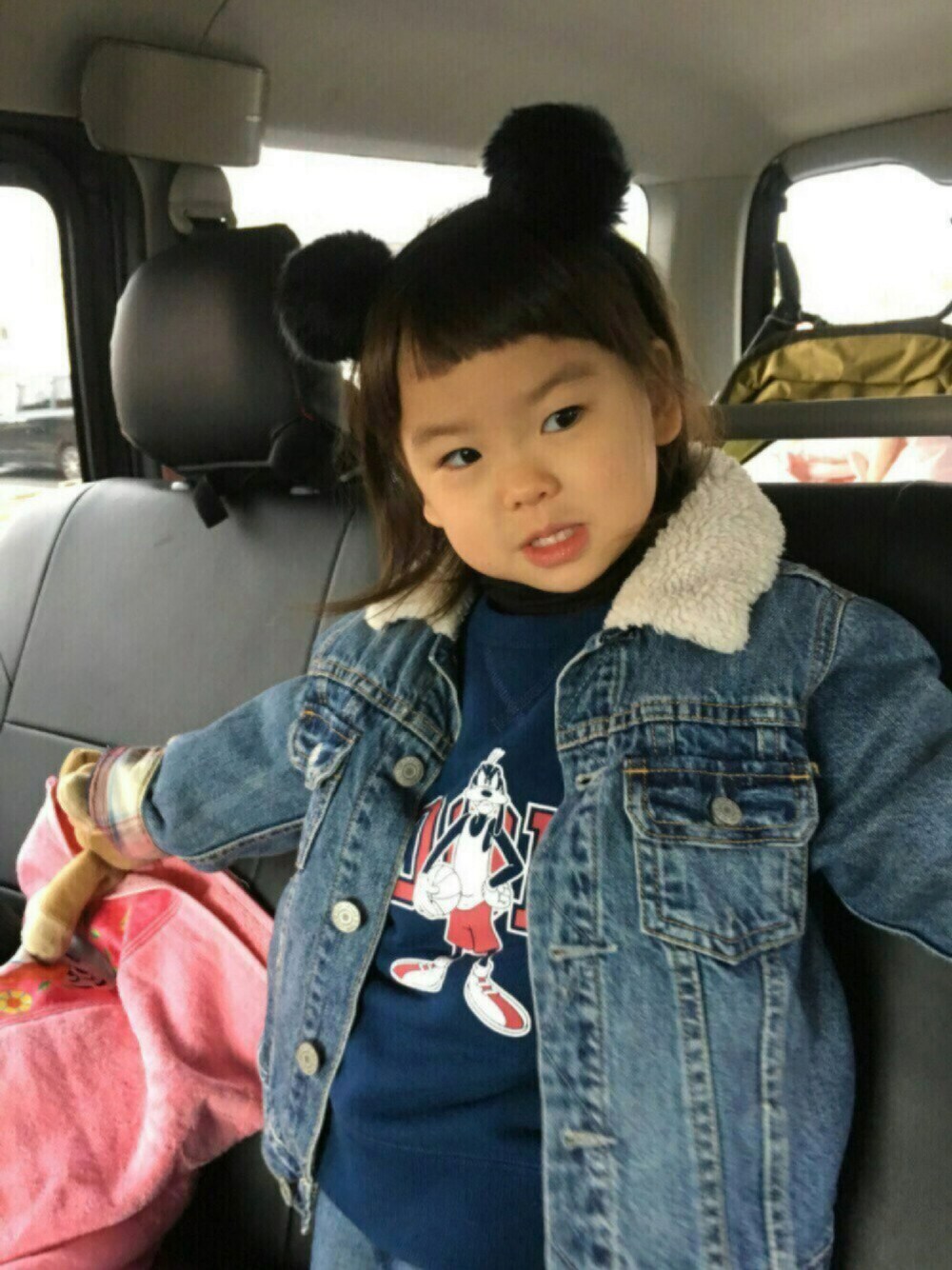 「ディズニーバトン😃、ディズニーコーデ、ディズニー、デニデニ、kids、GAP、UNIQLO、Gジャン、デニムオンデニム」｜「babyGAPのアイテム（デニムジャケット、ブルー系）」を使った、☺︎いろ☺︎さん（キッズ・80cm）の秋コーディネートの1枚目の写真