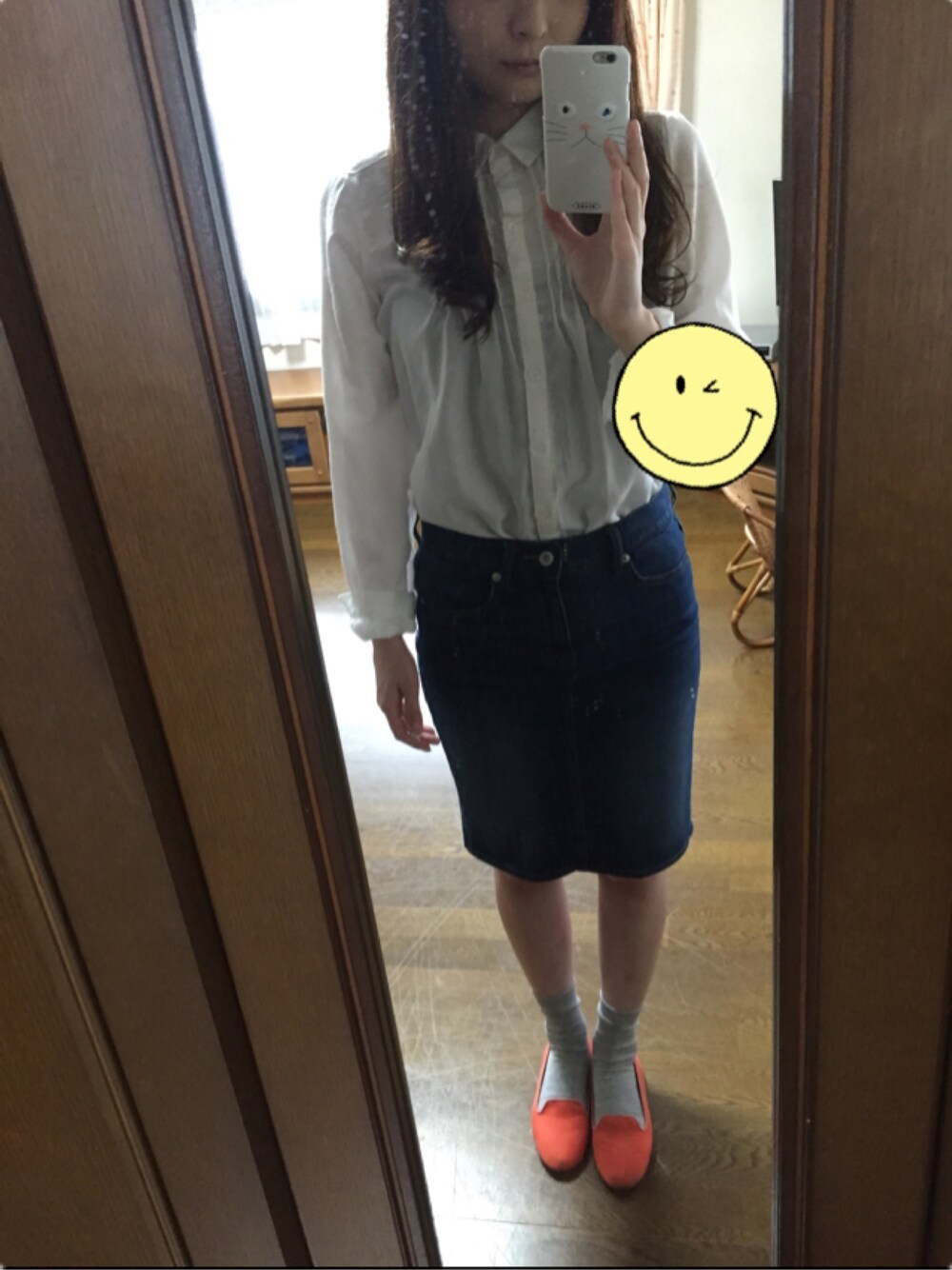「しまむらのアイテム（シャツ/ブラウス、ホワイト系）」を使った、ゆいさん（レディース・159cm）の秋コーディネートの1枚目の写真