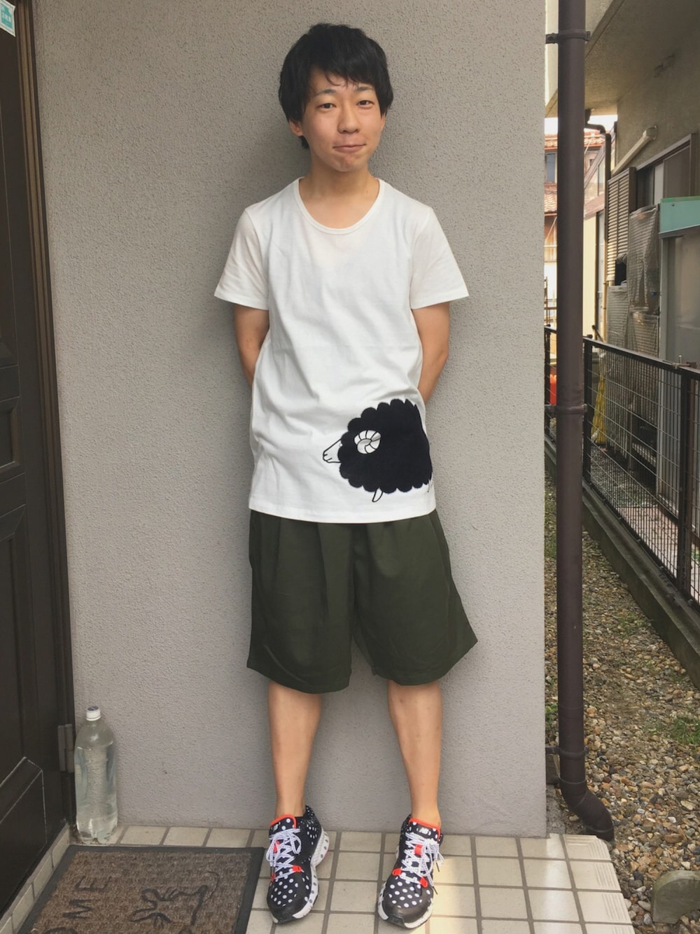 「白Tシャツ、シンプルコーデ、動物モチーフ、FRAPBOIS、FRAPBOIS ZOO、SHIPS」｜「FRAPBOIS ZOOのアイテム（Tシャツ/カットソー、ホワイト系）」を使った、◎みつ◎さん（メンズ・169cm）の夏コーディネートの1枚目の写真