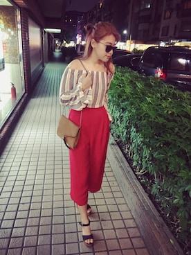 「ZARA（ザラ）のアイテム（パーカー、ベージュ系）」を使った、李忌攻さん（レディース・156cm）の春コーディネート