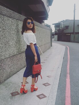 「Ray-Ban（レイバン）のアイテム（サングラス、ゴールド系）」を使った、李忌攻さん（レディース・156cm）の春コーディネート