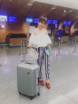 「Bershka（ベルシュカ）のアイテム（サンダル、オレンジ系）」を使った、李忌攻さん（レディース・156cm）の夏コーディネート