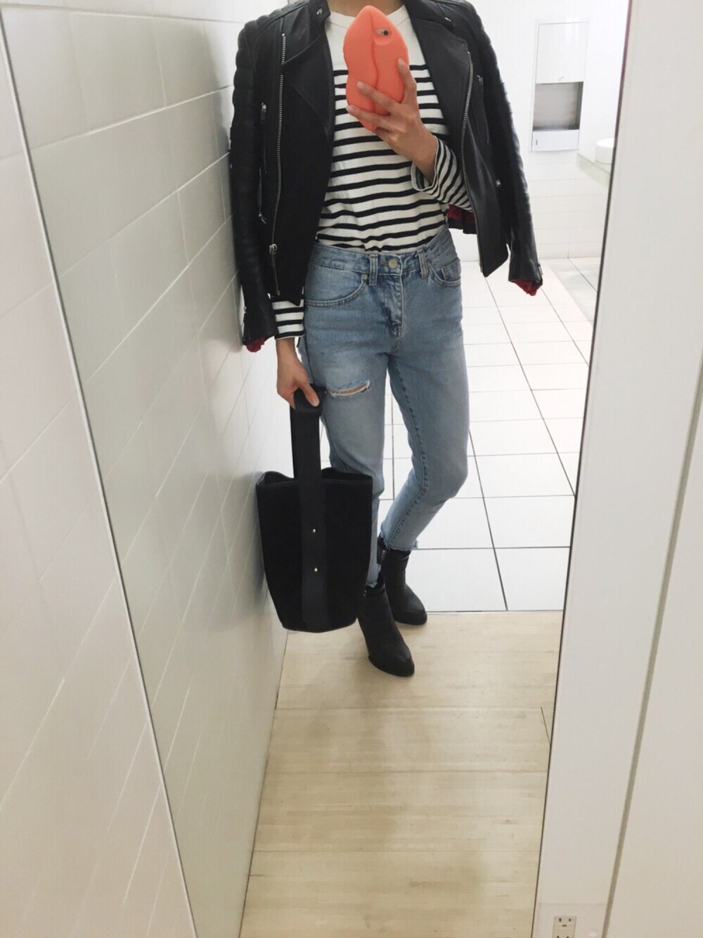 「ootd、ライダース、ショートブーツ」｜「alexanderwangのアイテム（ブーティ、その他）」を使った、fumikoさん（レディース・160cm）の秋コーディネートの1枚目の写真