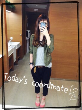 「earth music&ecology（アースミュージックアンドエコロジー）のアイテム（その他パンツ、ブラック系）」を使った、Tomomi❤︎さん（レディース・165cm）の春コーディネート