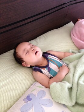 「アイテム（つなぎ/オールインワン、グリーン系）」を使った、はなはあとさん（キッズ・70cm）の夏コーディネート