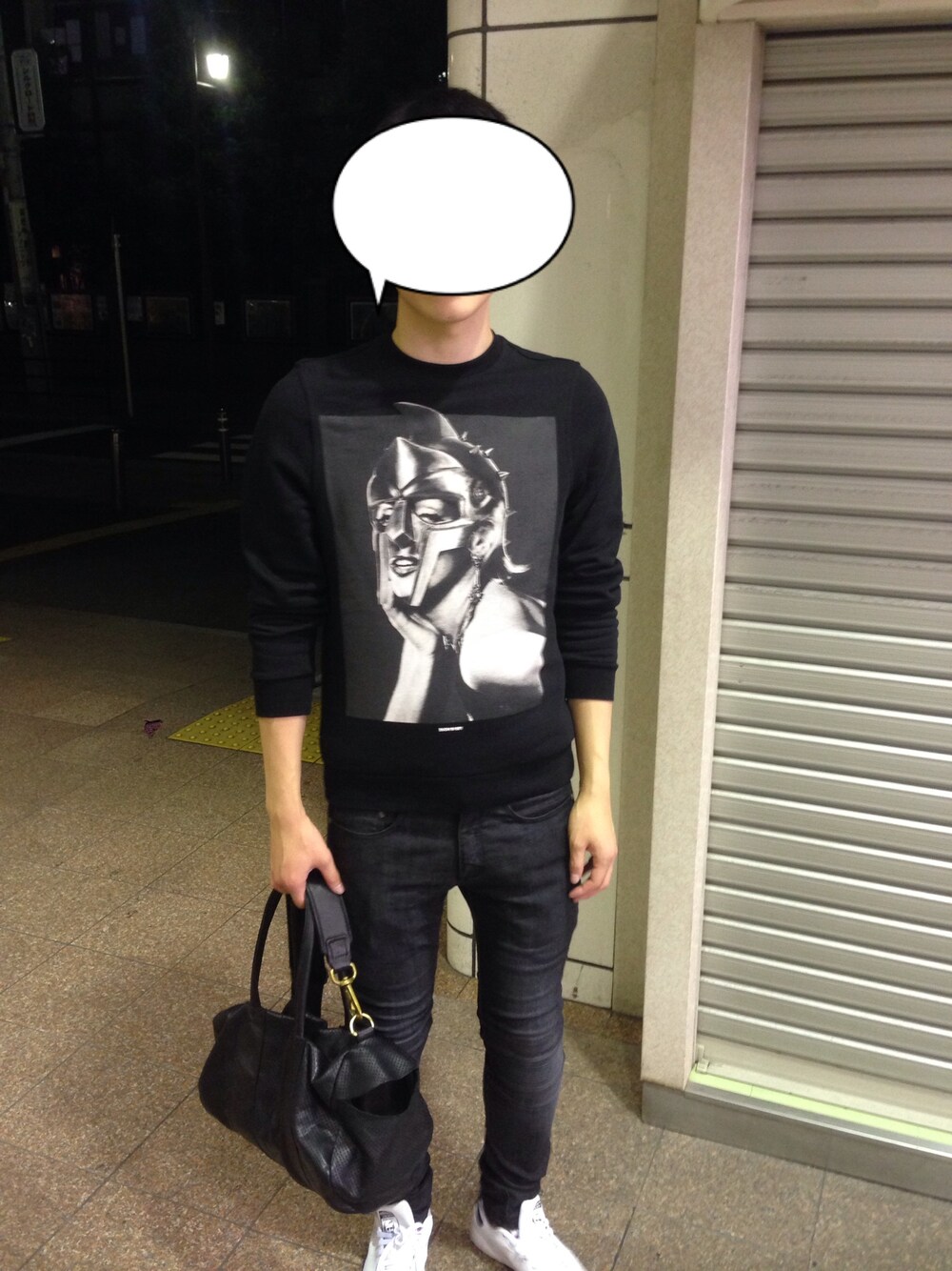 「秋、スウェット、adidas、LES BENJAMINS、JAS.M.B 、neilbarrett、スキニーデニム」｜「LES BENJAMINSのSWEATSHIRT　デザインスウェット（スウェット、ブラック系）」を使った、メジロマックイーン🐴さん（メンズ・176cm）の秋コーディネートの1枚目の写真