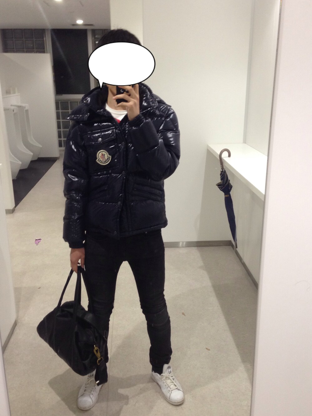 「MONCLER、ダウンジャケット、スニーカー、アディダス、neilbarrett、冬」｜「MONCLERのアイテム（ダウンジャケット/コート、ブルー系）」を使った、メジロマックイーン🐴さん（メンズ・176cm）の秋コーディネートの1枚目の写真